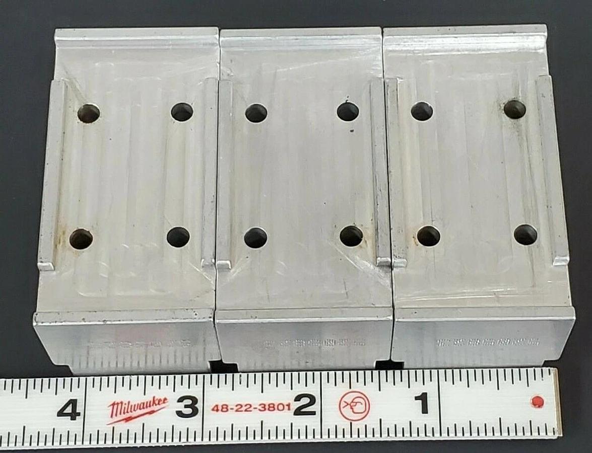 Used LOT OF 3 REIS GmbH 5205823 GRIPPER JAWS F. RUBBER 40X40X73 SKR 17217-120D