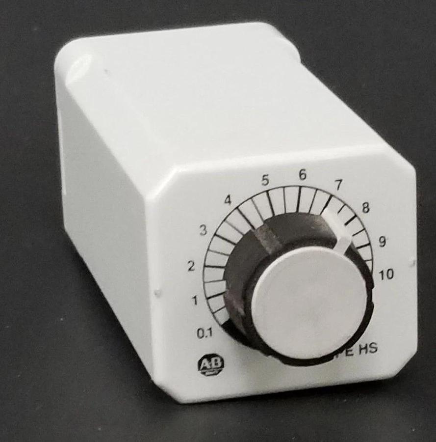 Used ALLEN BRADLEY 700-HS12AA1 TIME DELAY RELAY 700HS12AA1, SER. A, 0.1S-10S