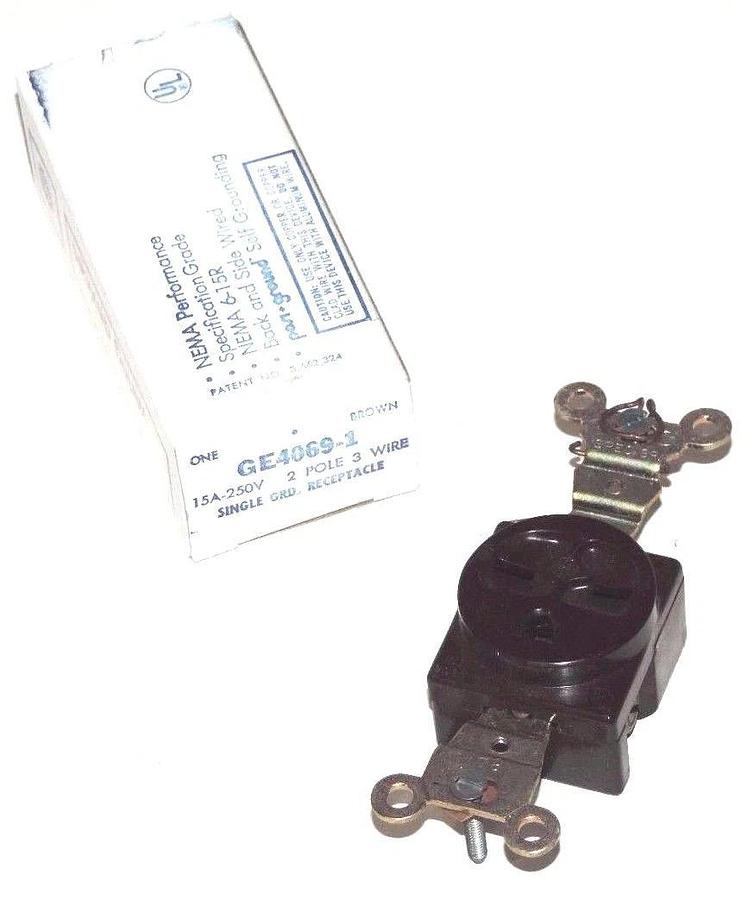 LOT OF 19 NEW GENERAL ELECTRIC GE4069-1 SINGLE GROUND RECEPTACLES GE40691