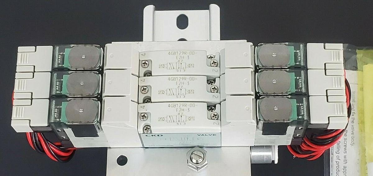 NIB CKD M4GB120R-C6-E2HD-3-3 VALVE MANIFOLD ASSEMBLY DC24V, M4GB120RC6E2HD33