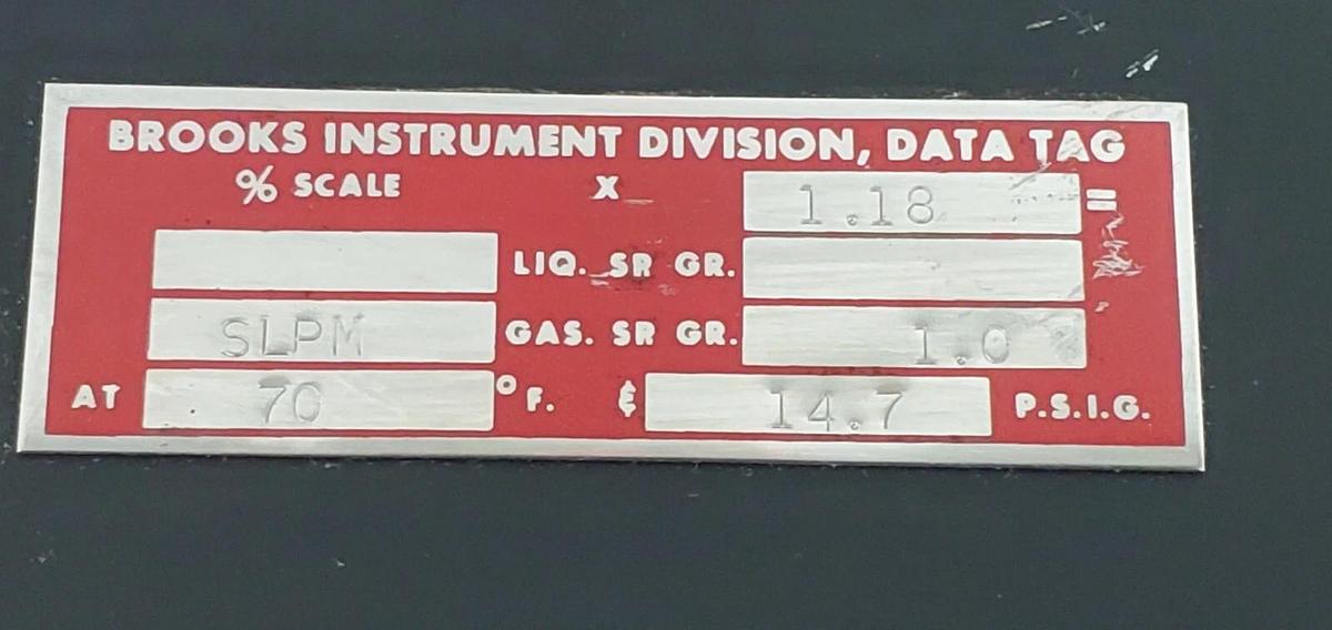 Used BROOKS INSTRUMENTS 1110-08H2B1A SLPM FLOW METER, 0-100% OF MAX FLOW, 111008H2B1A