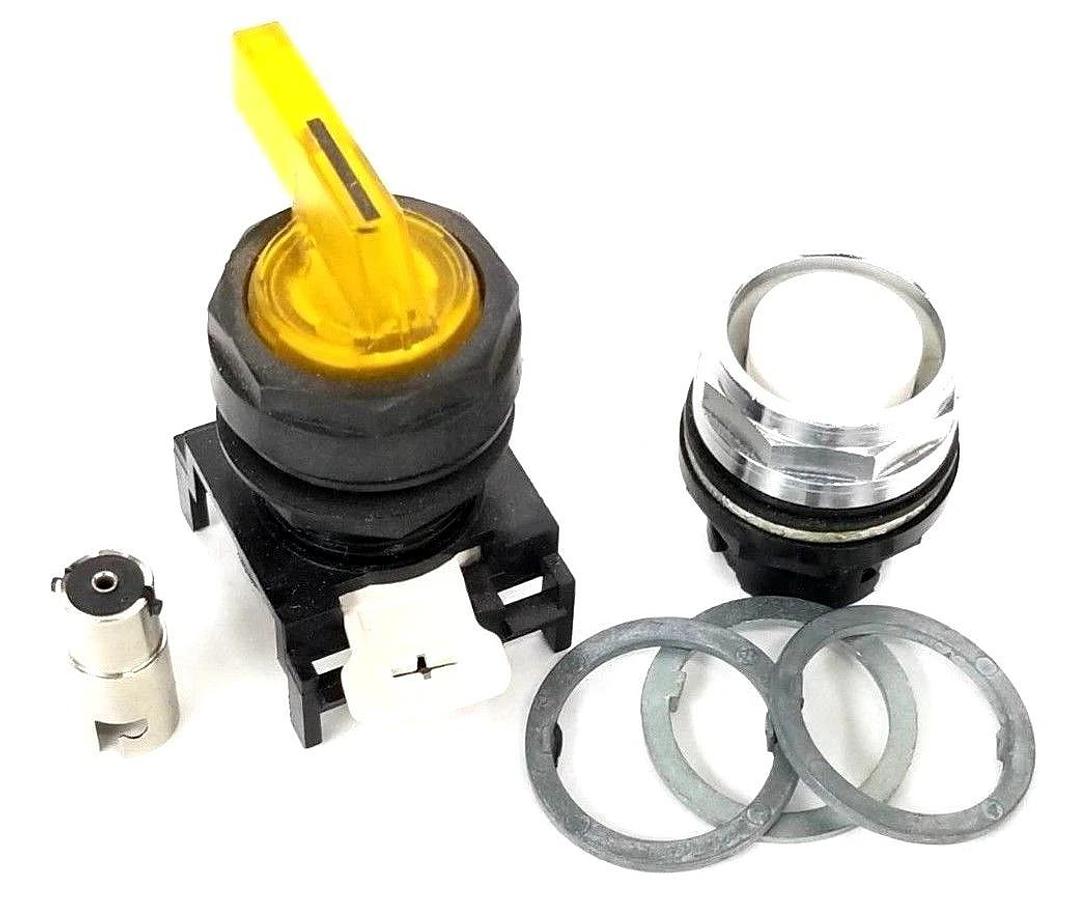 Used NIB CUTLER HAMMER E22WBH4 SELECTOR SWITCH 3 POS. 4X