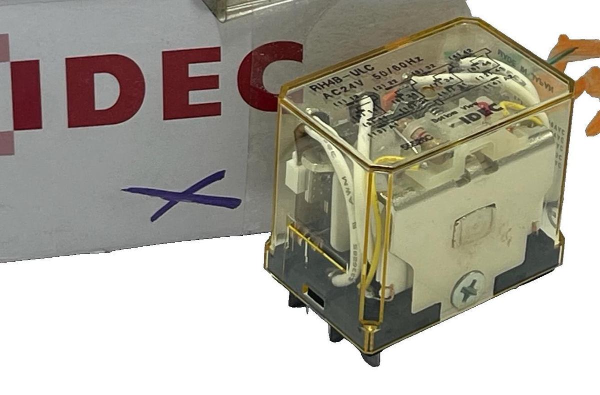 Lot of 10 IDEC RH4B-ULC AC24V Power Relays 24VAC 4PDT 10A w/ LED & Check Button