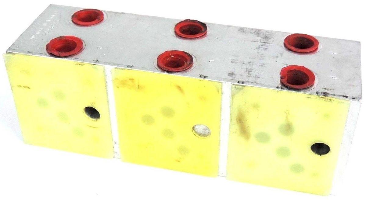 Used PHD 1-1223-03 VALVE MANIFOLD 9-3/4" X 3-1/2" X 3" 1122304
