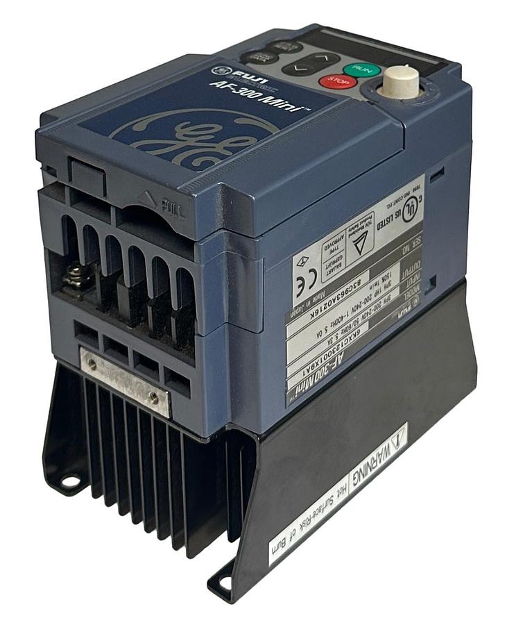 Used FUJI ELECTRIC 6KXC123001X9A1 / AF-300 Mini AC DRIVE 200-240V 3PH 5.3A 1HP USNP