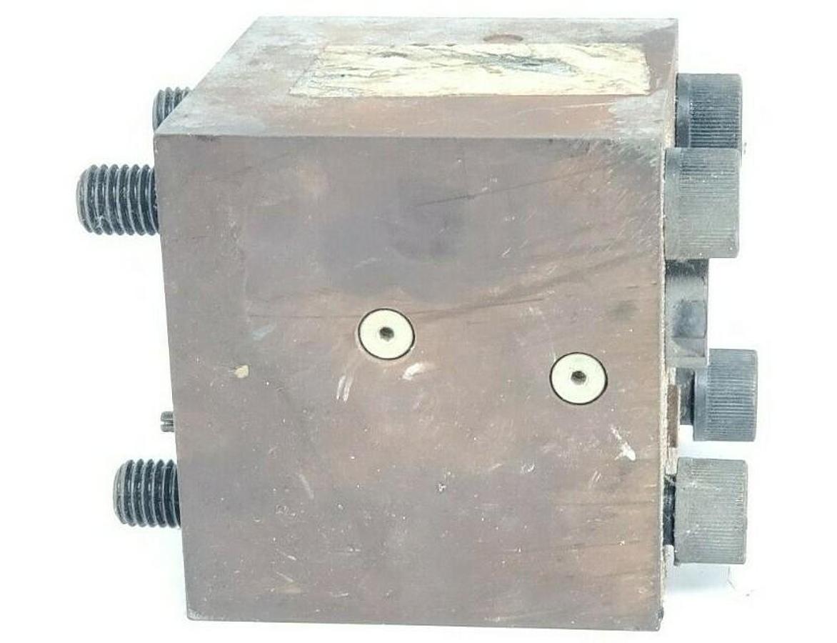 Used THE OILGEAR COMPANY G09-12NNNN HYDARULIC VALVE VU-A1 L722809-321 F12491