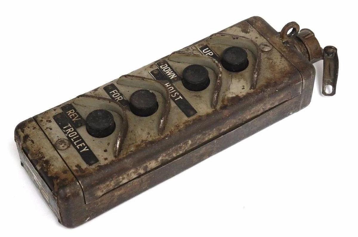 Used CHISHOLM MOORE HOIST CORP. HD-1200 PENDANT CONTROLLER PUSHBUTTON