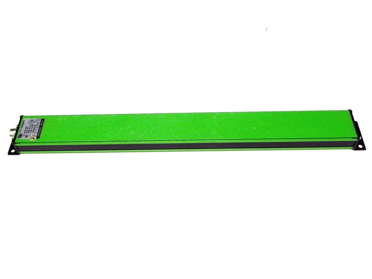 Used TAKENAKA SST112 LIGHT CURTAIN WIDE TRANSMITTER DETECTING WIDTH 440mm