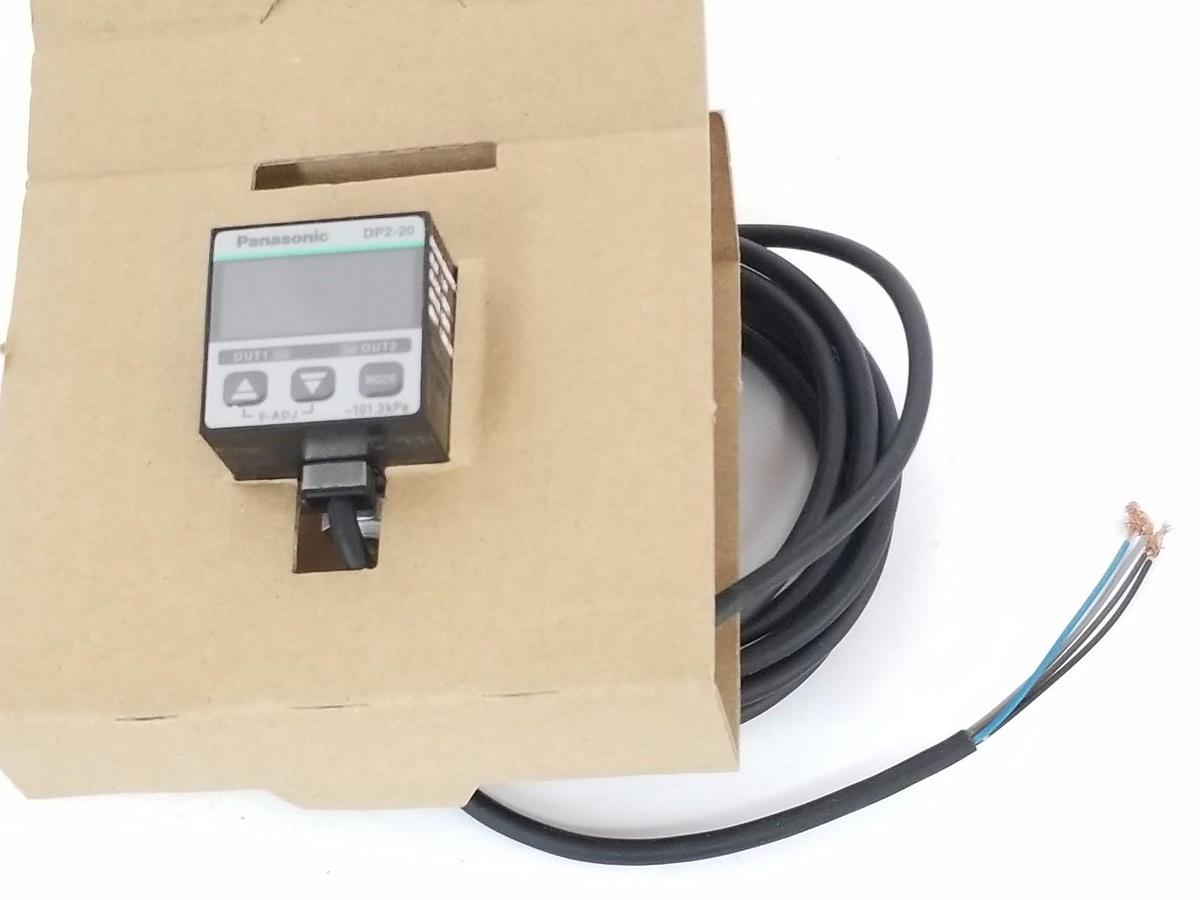 Used NEW PANACONIC / SUNX DP2-20 DIGITAL PRESSURE SENSOR DP220, 12 TO 24V DC