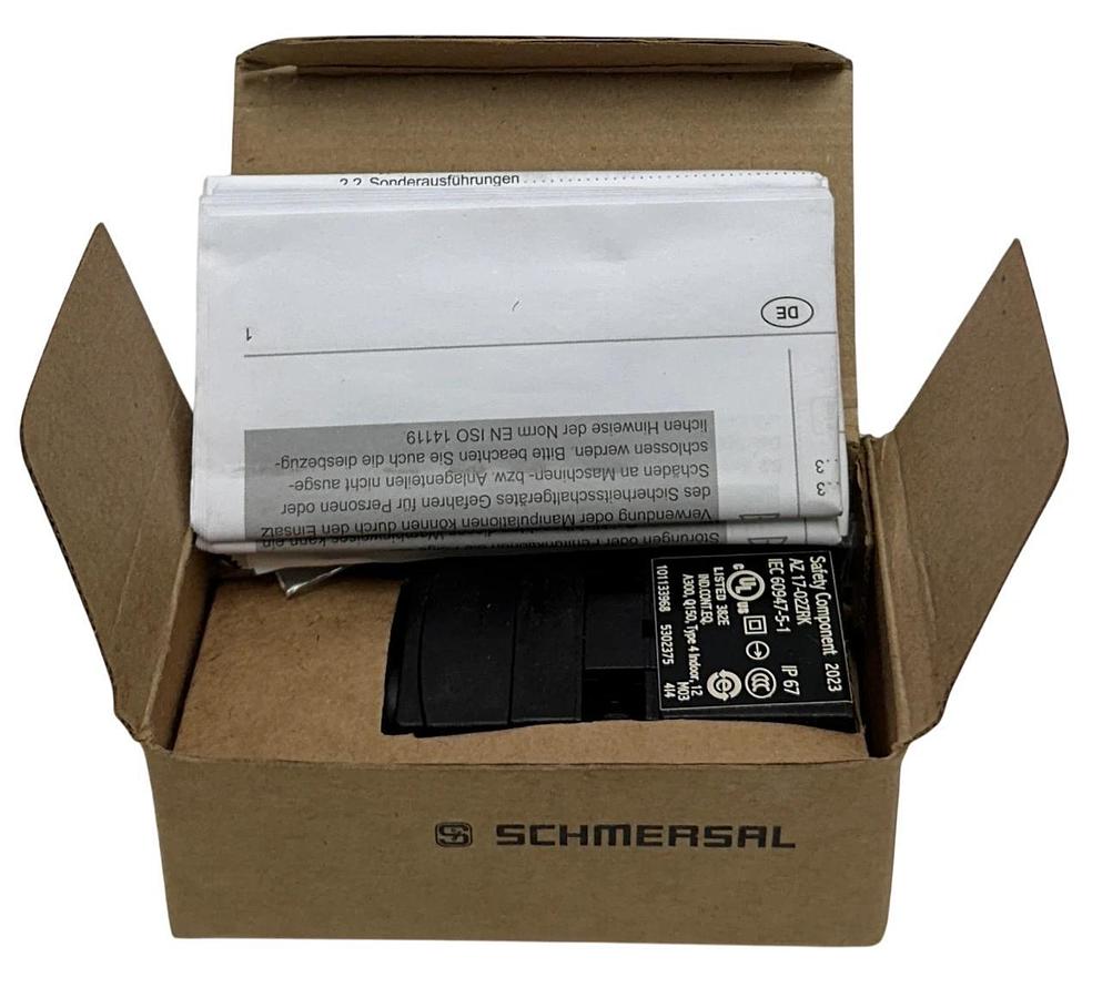 4 SCHMERSAL AZ 17-02ZRK / 196399 / 101133968 SAFETY SWITCHES W/ ACTUATORS NSMP