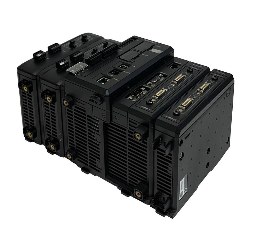 Used KEYENCE XG-8702P / CA-DC21E MULTI-CAMERA IMAGING SYSTEM XG-E800 EtherNet USNP