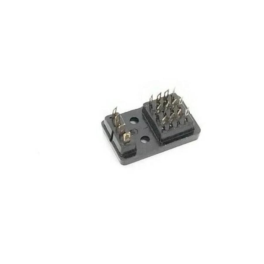 NIB MAGNECRAFT 70-305 RELAY SOCKET 70305