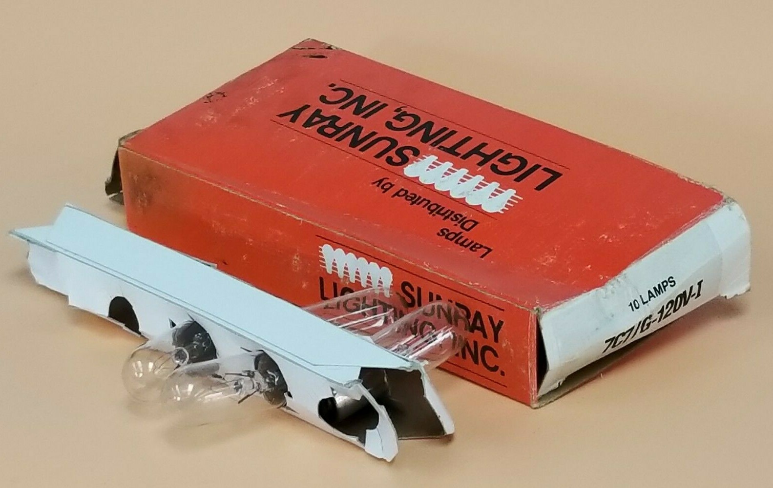 Used BOX OF 4 NEW SUNRAY LIGHTING 7C7/G-120V-I LAMPS