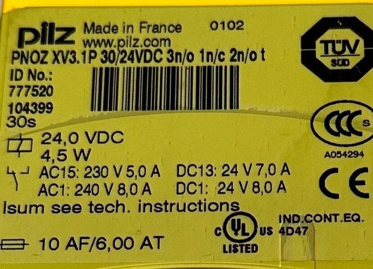 Used PILZ PNOZ XV3. 1P 30/2VDC 3n/o 1n/c 2n/o t TIME MONITORING RELAY 777520