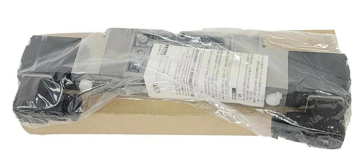 Used NIB CKD 4F330-10-F PNEUMATIC PILOT VALVE AC200V 4F33010F
