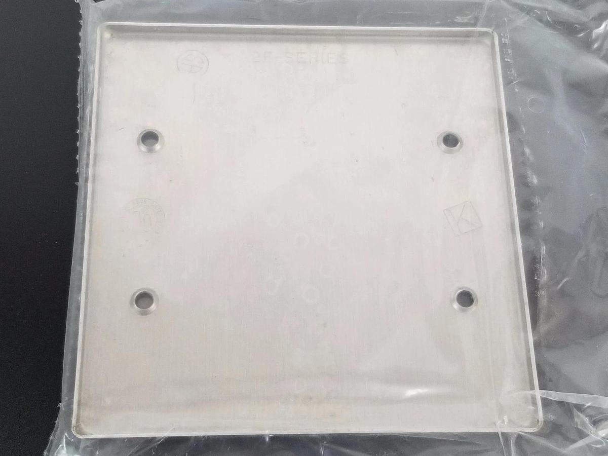 Used BOX OF 10 NEW HUBBELL KILLARK 2FB STAMPED ALUMINUM BLANK COVERS (2 GANG)