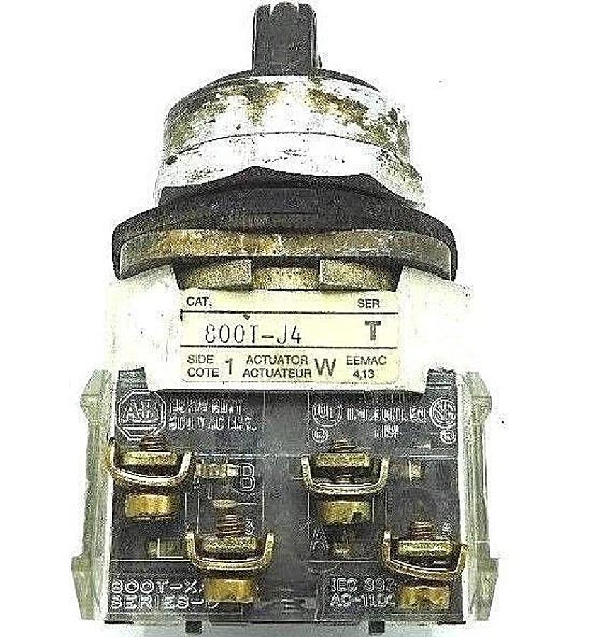 Used ALLEN BRADLEY 800T-J4 SELECTOR SWITCH SER. T W/ 800T-XA SER. D CONTACT