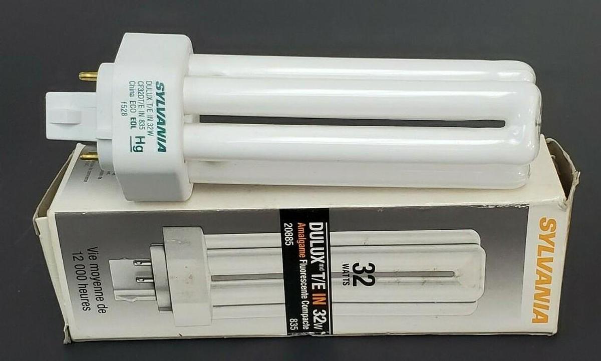 Used NIB SYLVANIA CF32DT/E/IN/835 DULUX T/E IN BULB 20885, 32WATTS