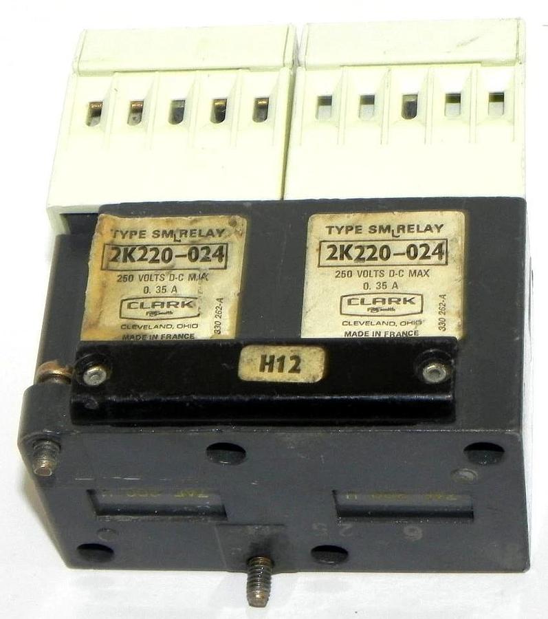 Used AO SMITH CLARK 2K220-024 TYPE SM RELAY, COIL 24V DC, 250 VOLTS DC MAX, 0.35A