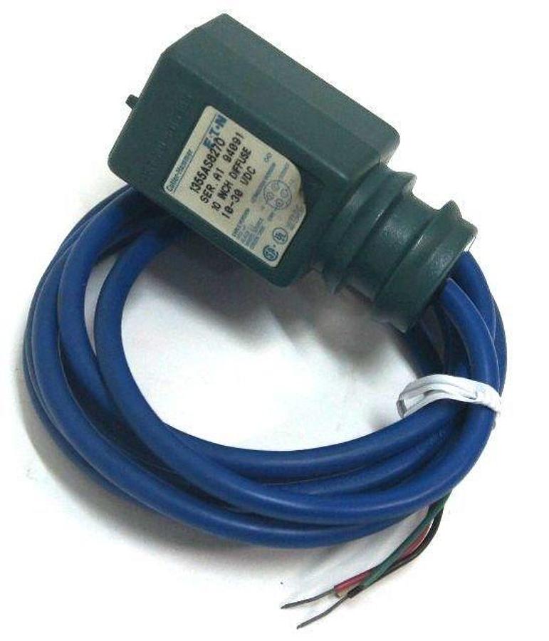 Used EATON CUTLER HAMMER 1355AS8270 PHOTOELECTRIC SENSOR SER A1 10" DIFFUSE 10-30VDC