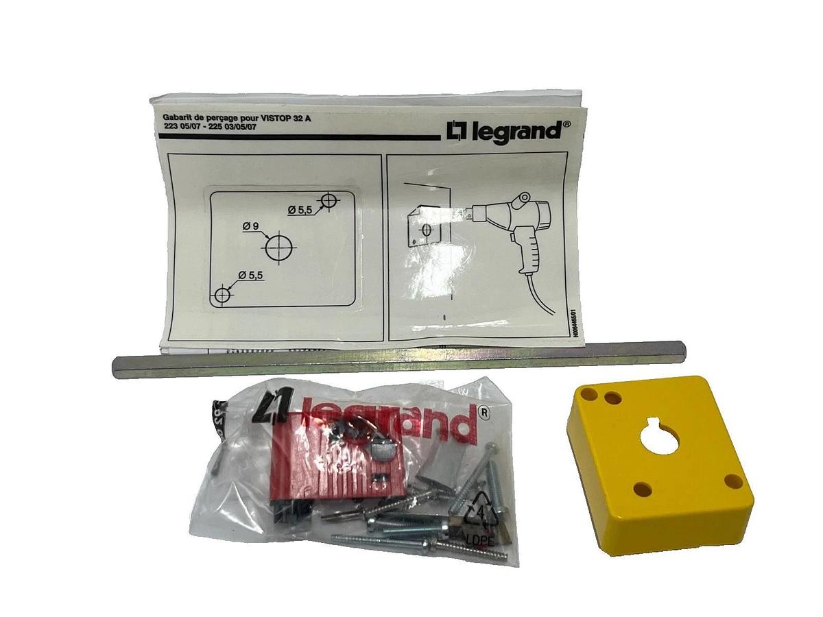 NEW Legrand Vistop 32A 3-Pole Load Break Switch Red Side Handle | Ref 022305