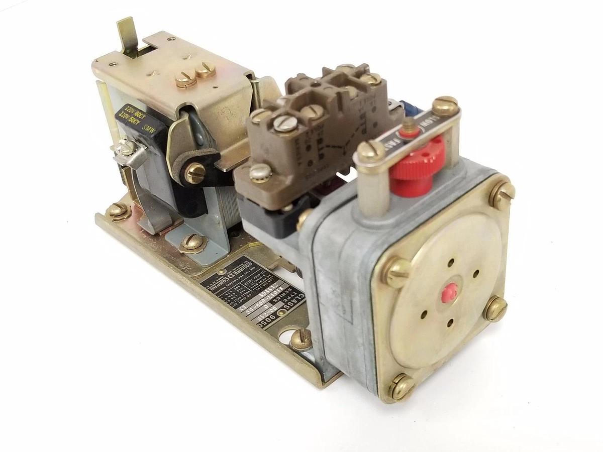 Used SQUARE D 9050-B0-21D TIMER SER. C, 9050B021D, 31017-605-50, 31017-400-54
