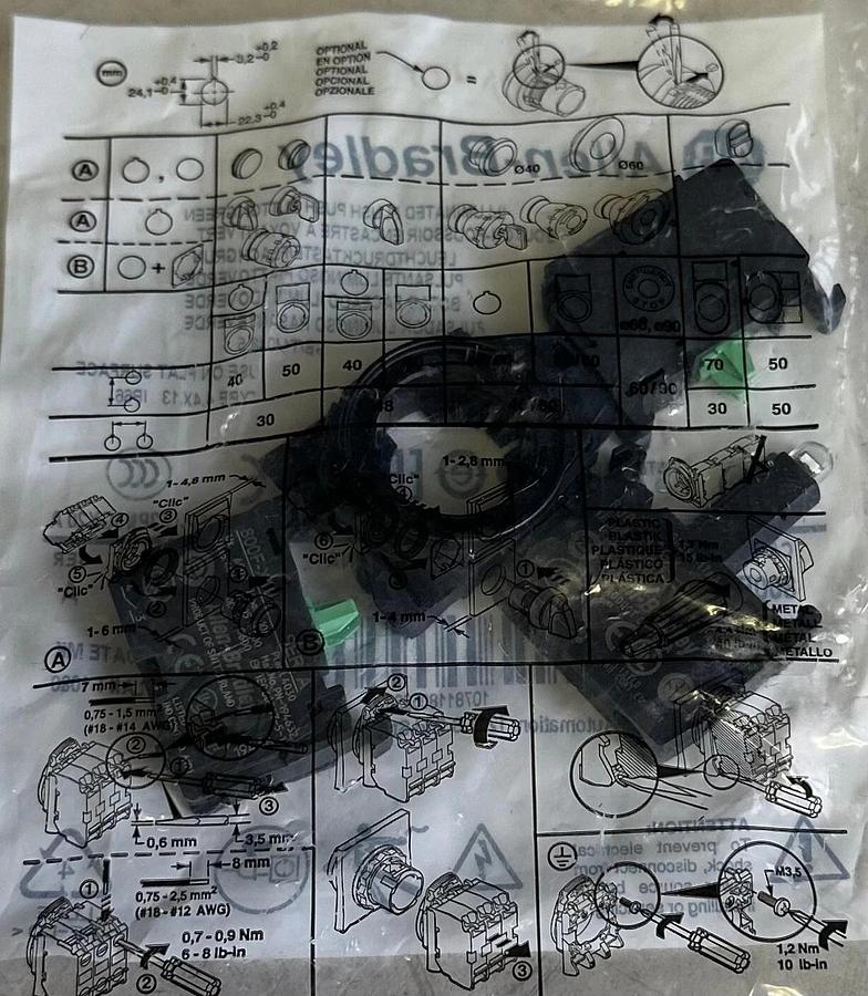 Used NEW SEALED ALLEN BRADLEY 800FP-LF3PN3GX20 /A ILLUMINATED GREEN FLUSH PUSH BUTTON