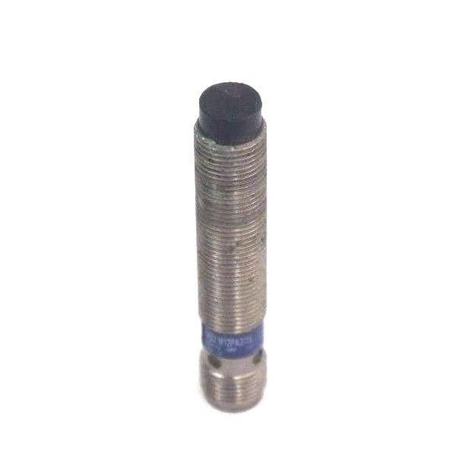 Used TELEMECANIQUE XS2-M12PA370D INDUCTIVE PROXIMITY SENSOR 2.5MM RANGE