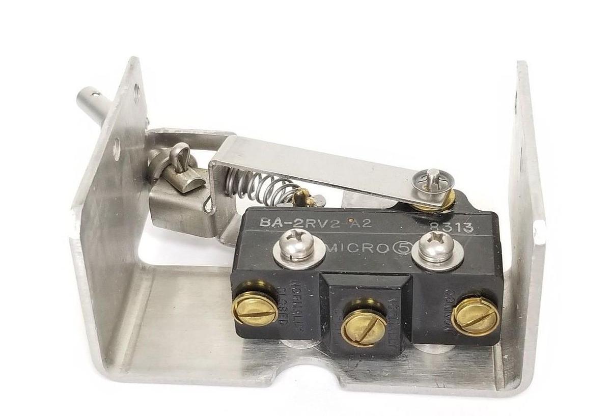 Used MICRO SWITCH BA-2RV2-A2 LIMIT SWITCH W/ INTERLOCK MOUNT ASSEMBLY BA2RV2A2