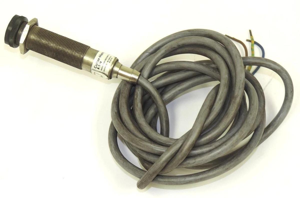Used CUTLER HAMMER E57MBL18A2 SER. D1 INDUCTIVE PROXIMITY SENSOR