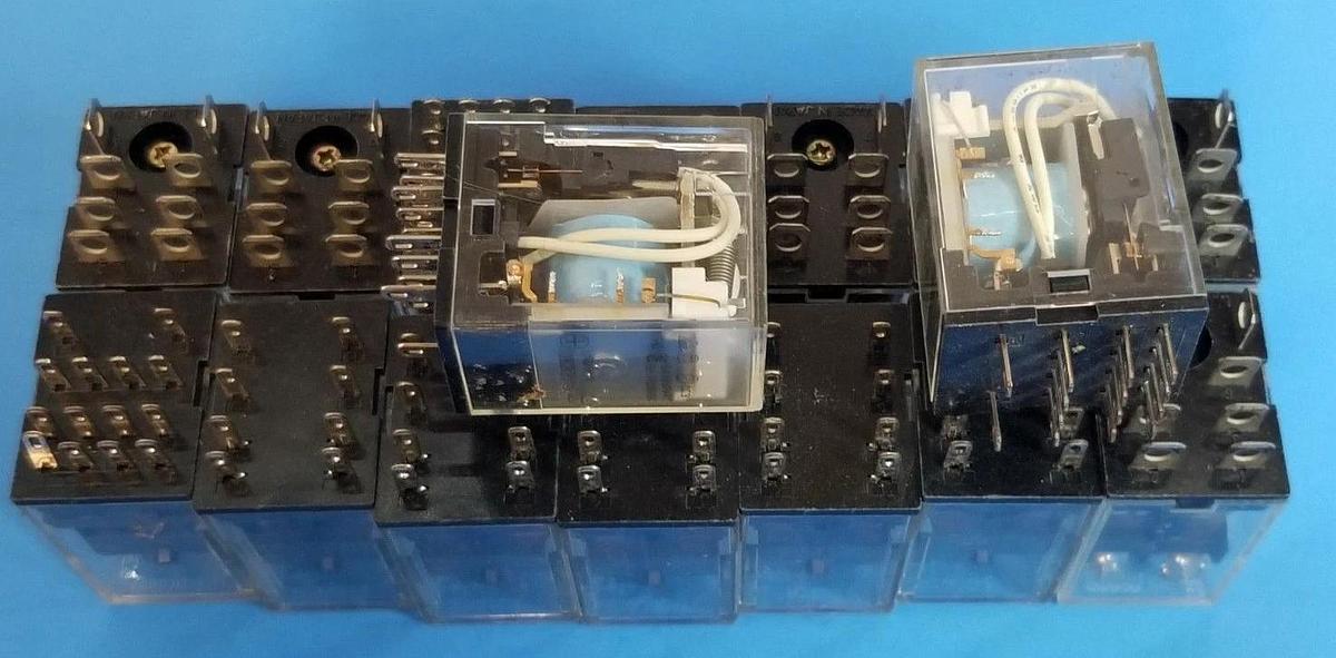 Used LOT OF 16 OMRON LY2N-D2 RELAYS LY2ND2, 24VDC