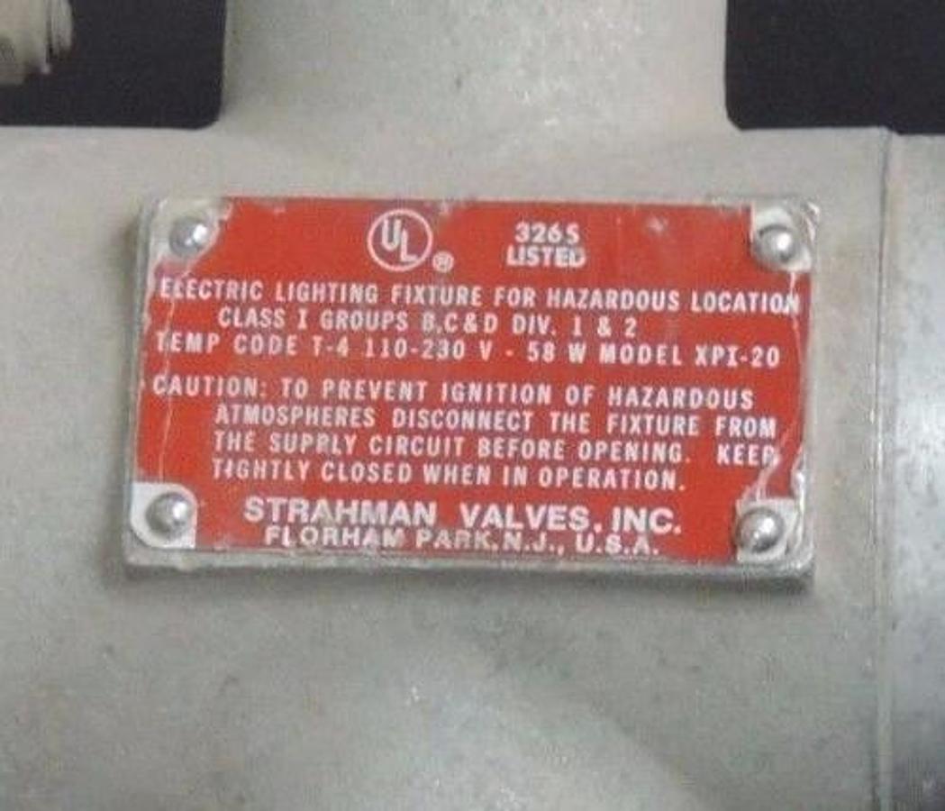 Used STRAHMAN XPI-20 LIQUID LEVEL GAUGE FOR HAZARDOUS LOCATIONS 110-230V 58W XPI20
