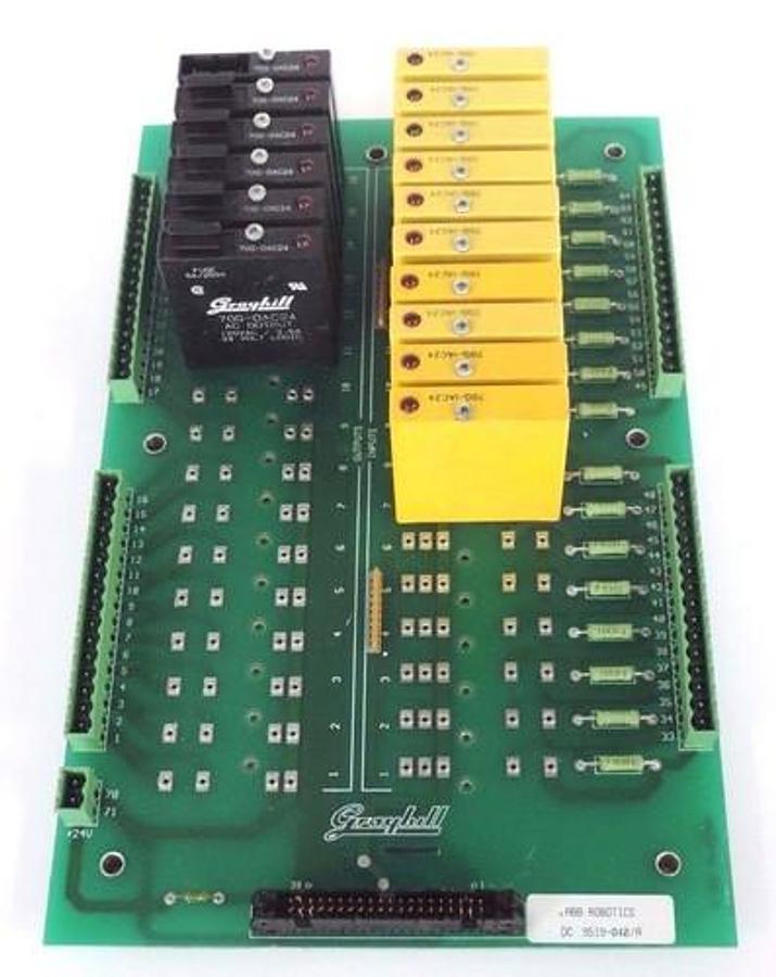 Used GRAYHILL 70AD3444 REV. A BOARD 9519-040/A W/ 70G-IAC24 & 70G-OAC24 MODULES