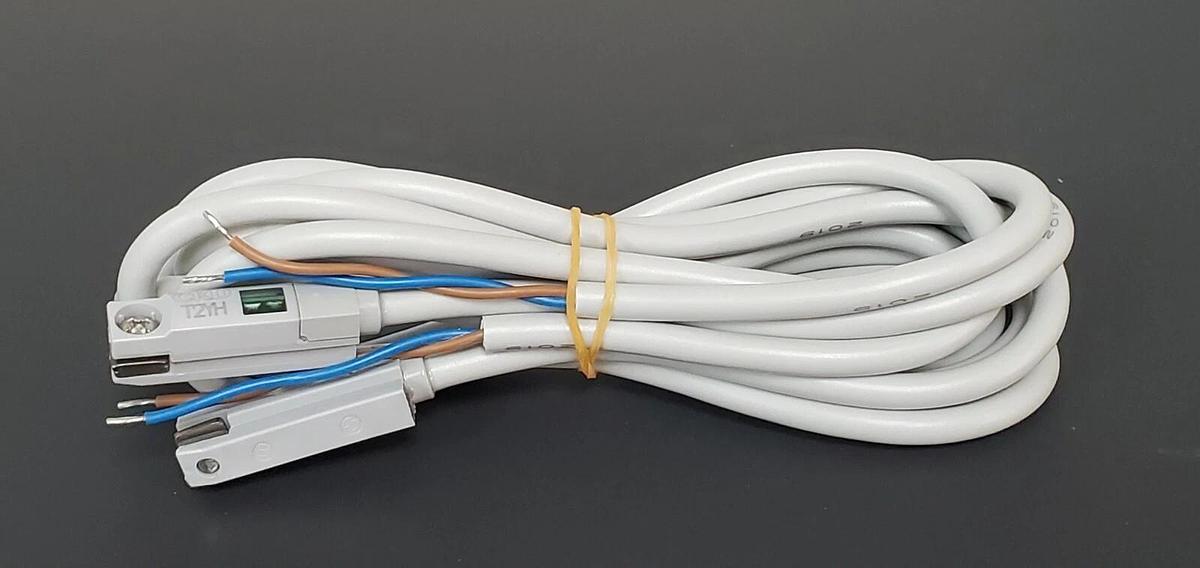 NEW CKD STK-32-20 CYLINDER STK3220 W/ TWO T2YH REED SWITCHES
