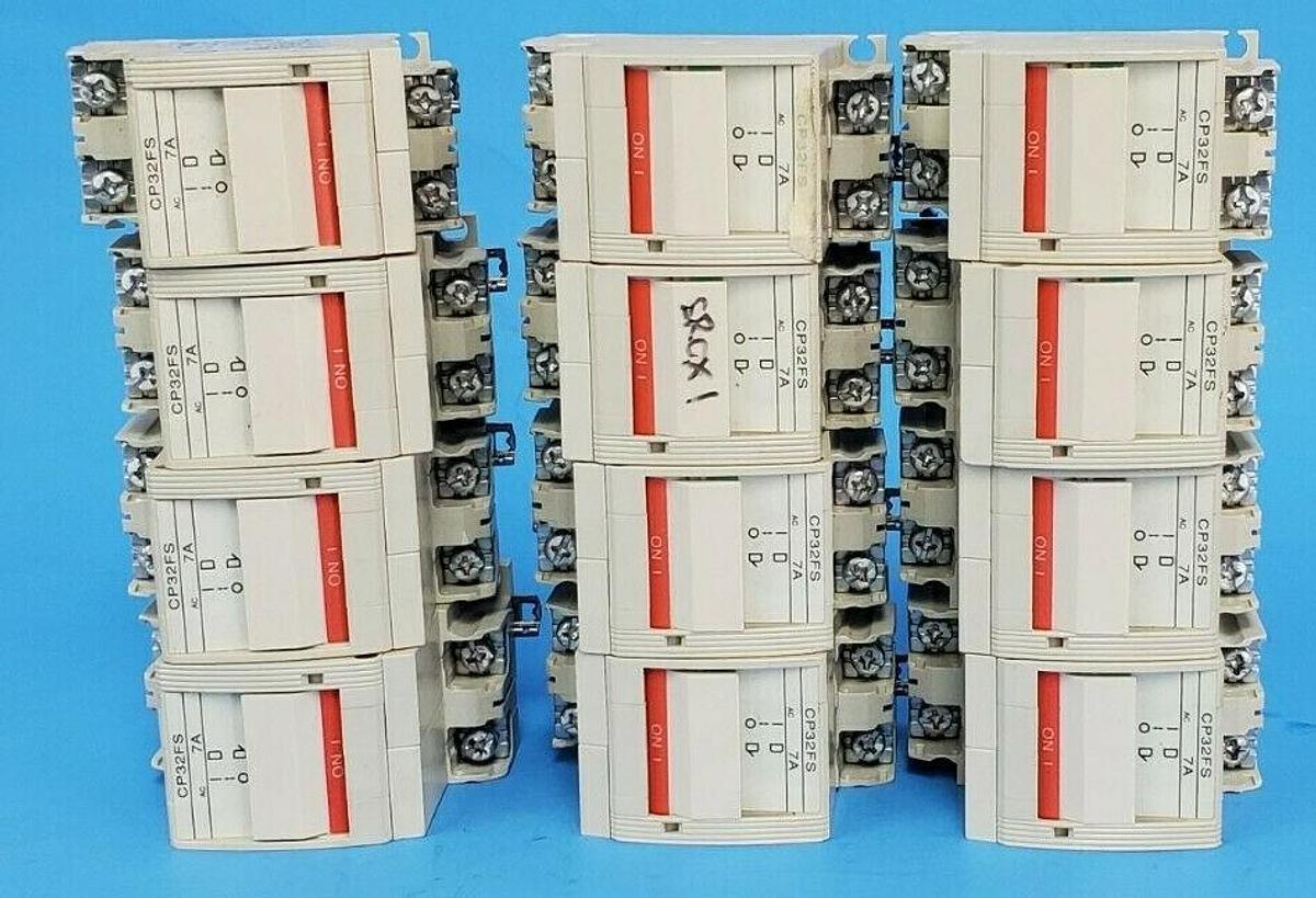 Used LOT OF 12 FUJI ELECTRIC CP32FS/7 CIRCUIT PROTECTORS CP32F-S007, 7A, 2-POLE