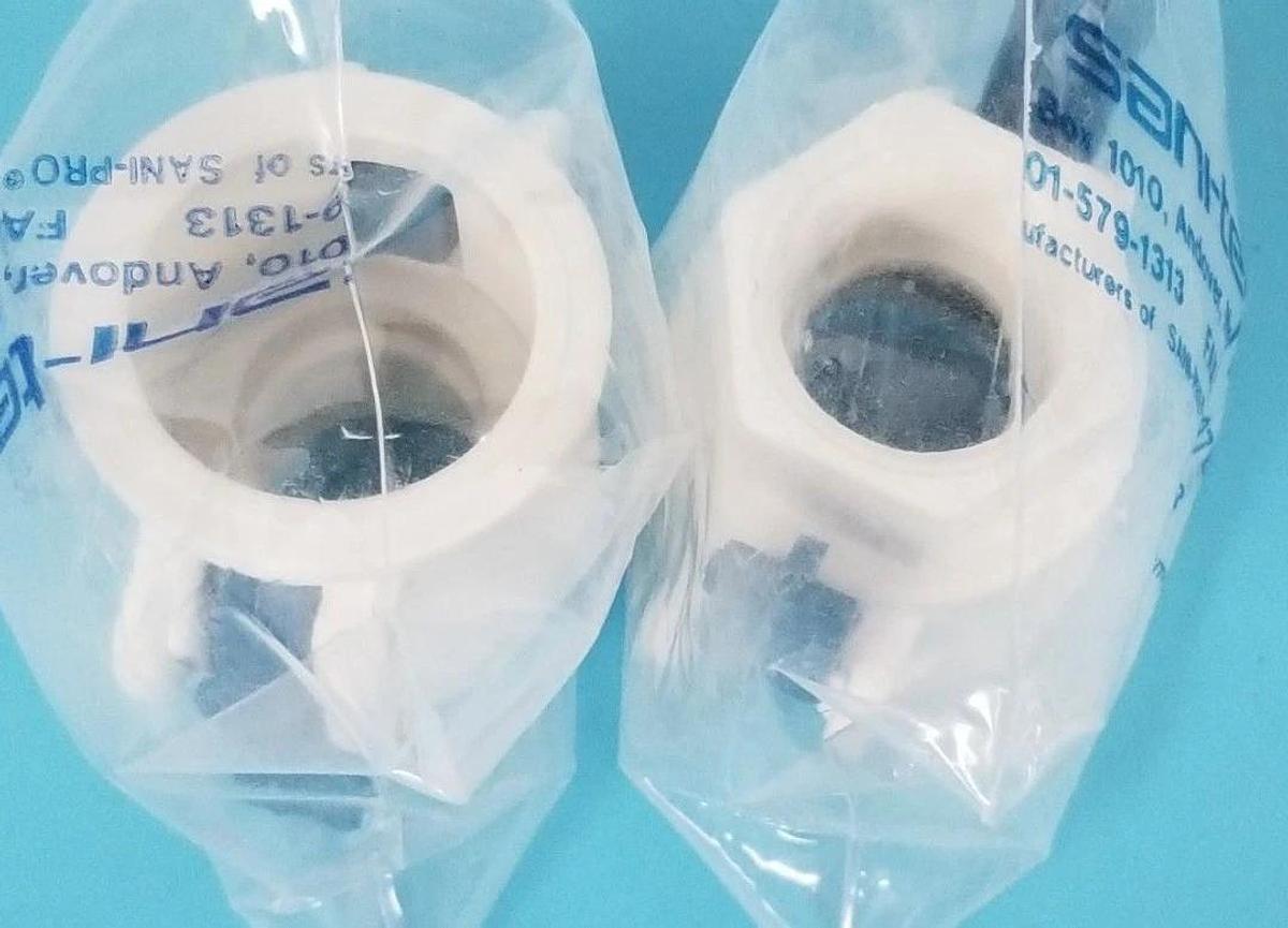 Used LOT OF 4 NEW SANI-TECH 27269 CONNECTOR CLAMPS