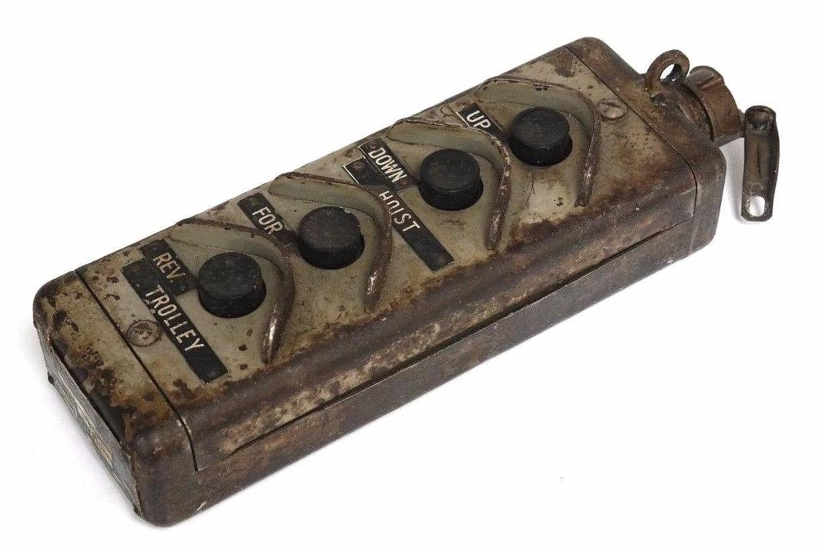 Used CHISHOLM MOORE HOIST CORP.  HD-1200 PENDANT CONTROLLER PUSHBUTTON