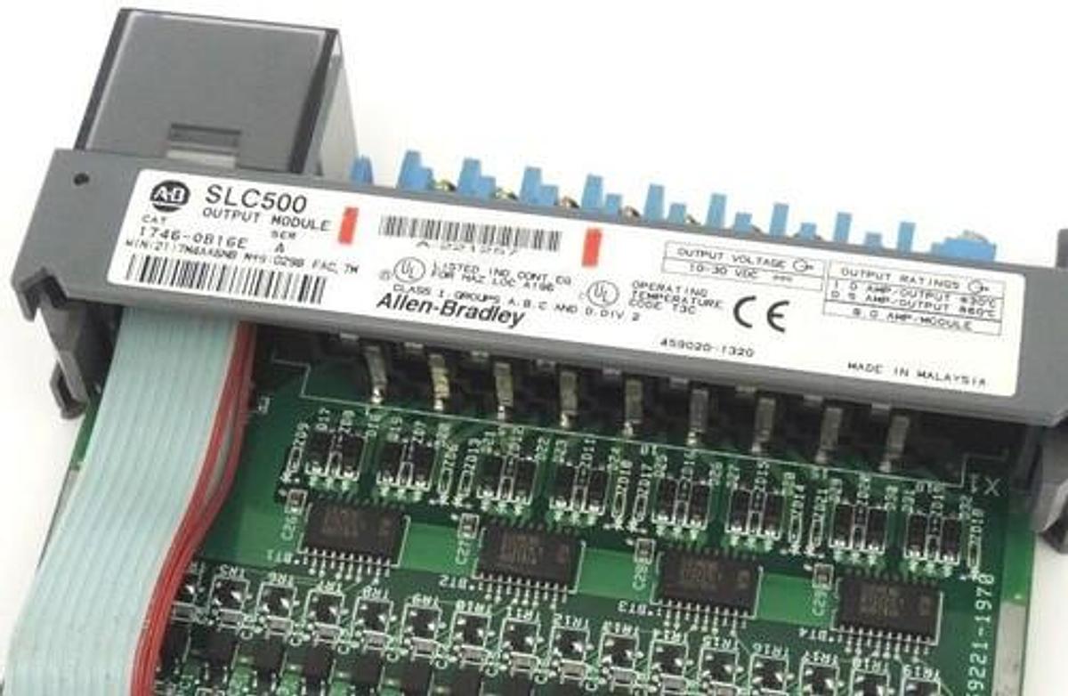 Used ALLEN BRADLEY 1746-OB16E OUTPUT MODULE 1746OB16E SER. A (MISSING DOOR)
