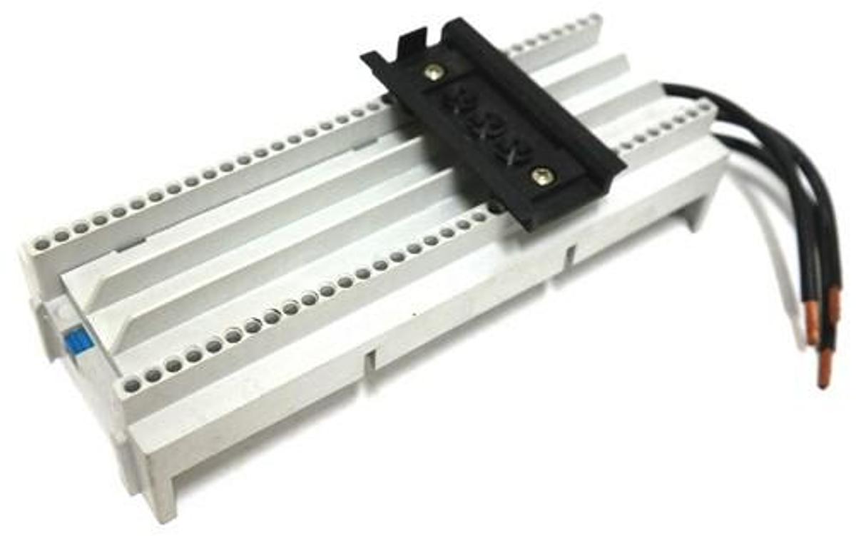 Used SIEMENS 8US1 011-5NE00 BUSBAR ADAPTER 8US1011-5NE00