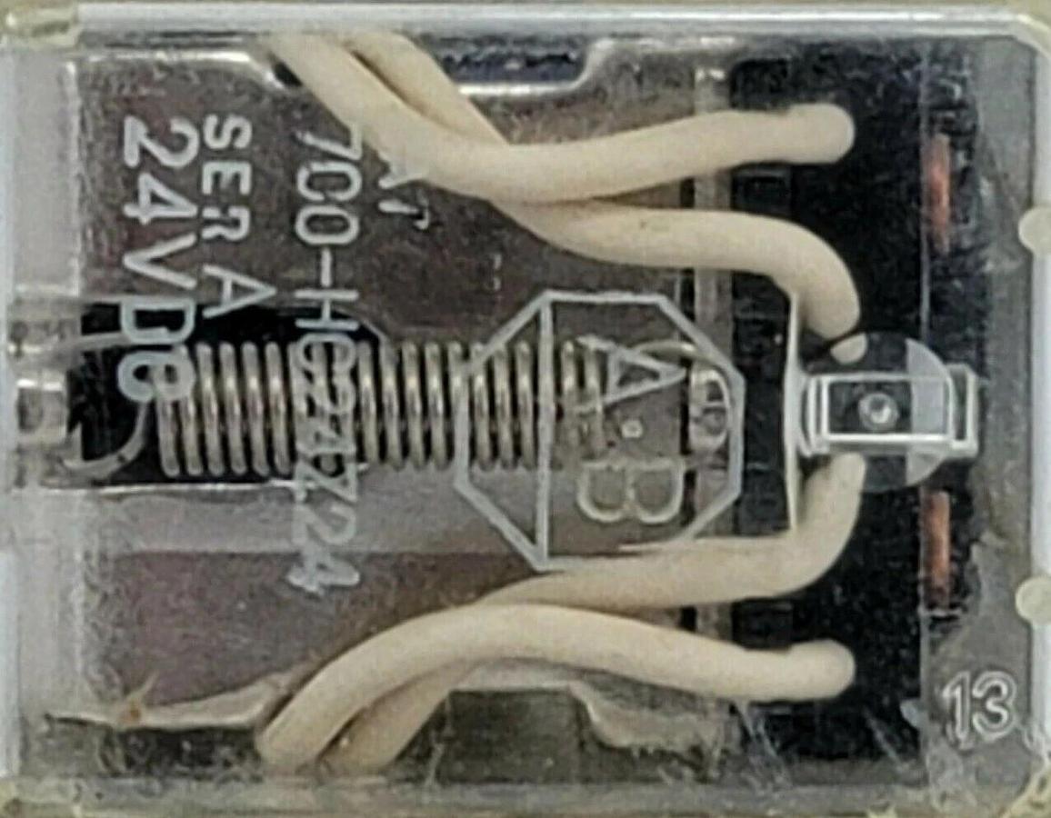 Used LOT OF 5 ALLEN BRADLEY 700-HC14Z24 RELAYS SER A 700HC14Z24