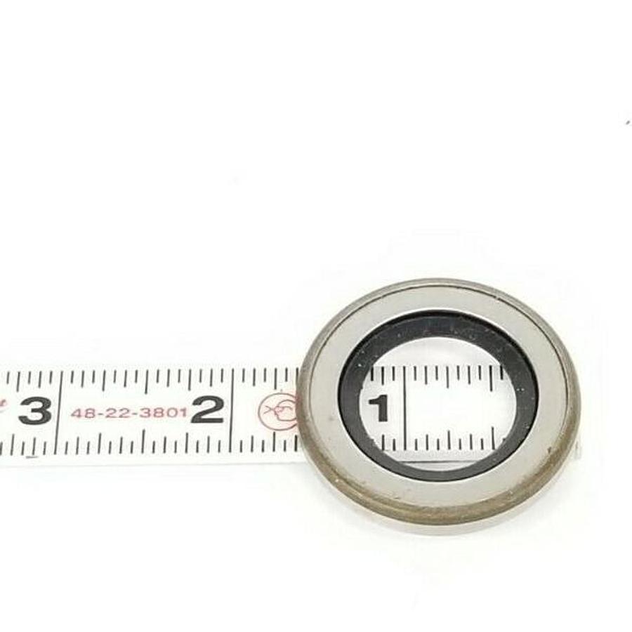 Used NEW TCM 093162SAY OIL SEAL
