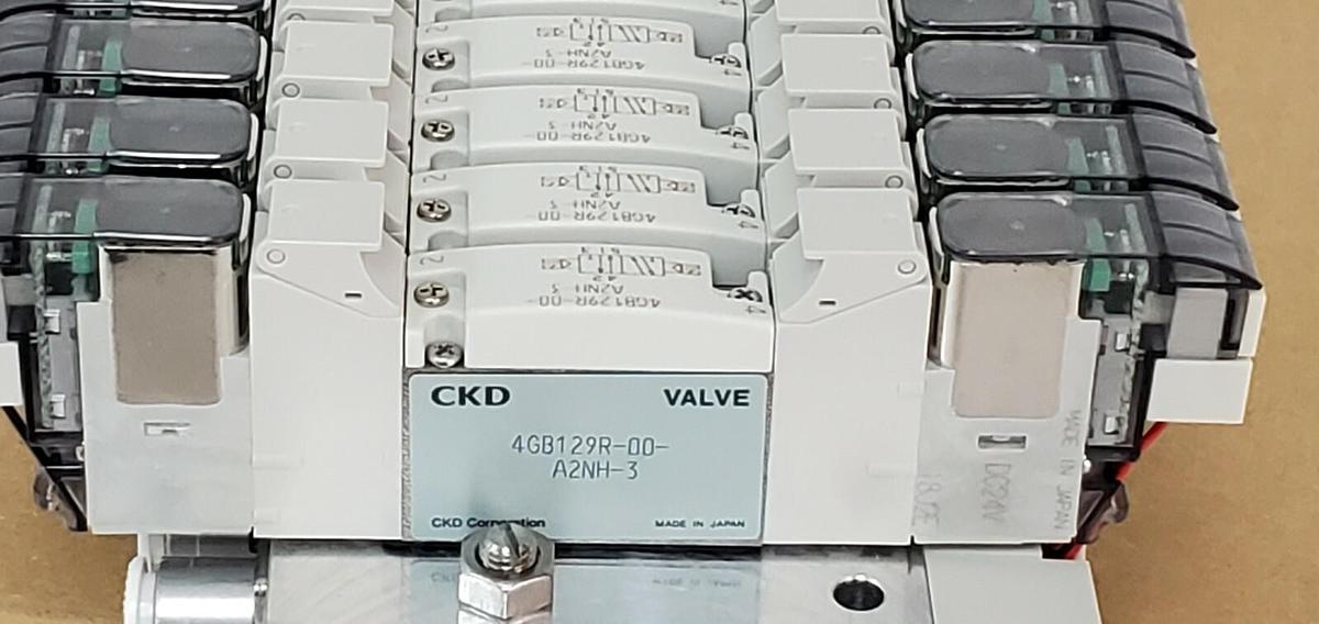 Used NIB CKD M4GB120R-C6-T6G1WHD-8-3 MANIFOLD OPP3-1G CC-LINK W/ 4GB129R-00-A2NH-3