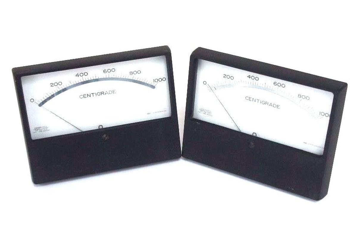 Used LOT OF 2 API 2066 110758 GAUGES 65-8314-0100 , 0-1000 CENTIGRADE