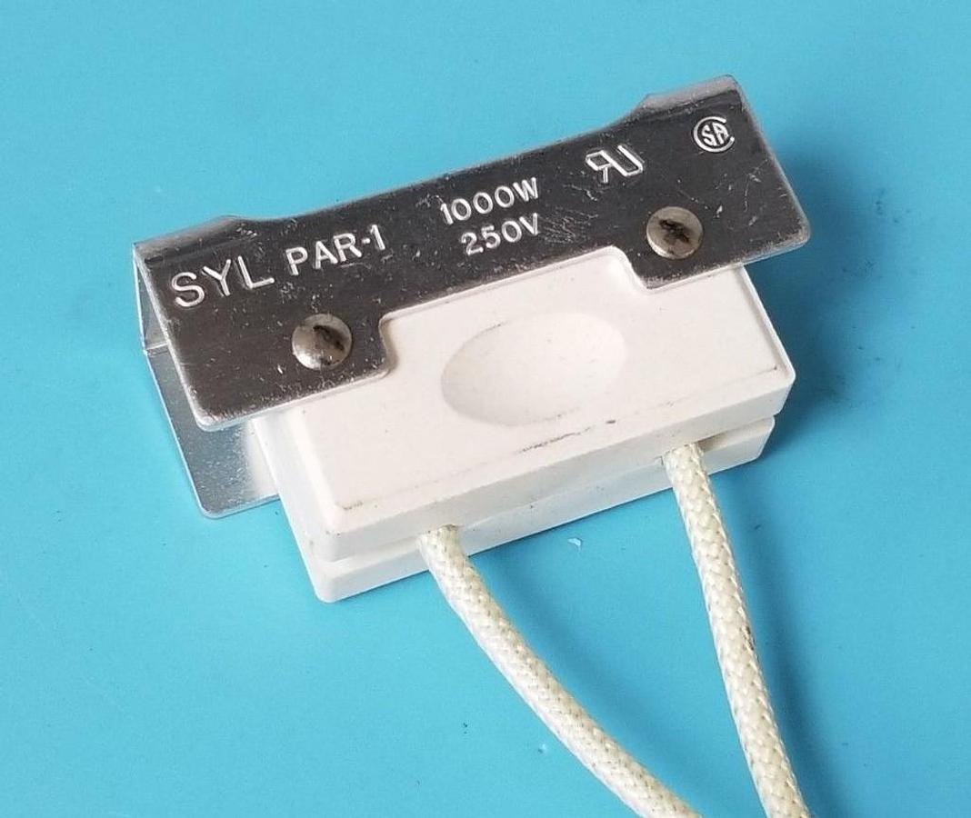 Used LOT OF 5 NEW OSRAM SYLVANIA PAR-1 LAMP HOLDERS 1000W, 250V, PAR1