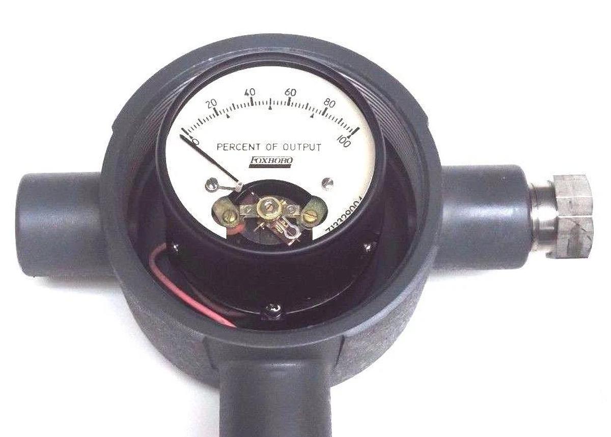 Used FOXBORO E94-P28S TEMPERATURE TRANSMITTER E94 W/ 713329004 GAUGE