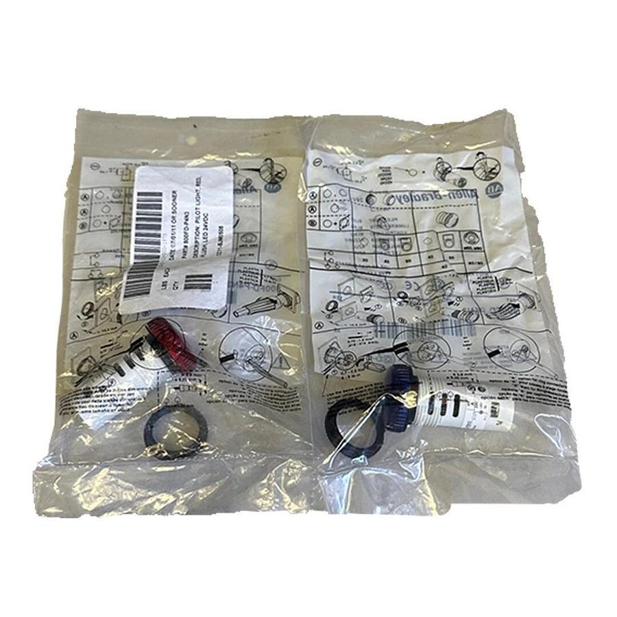 Used 2 ALLEN BRADLEY 800FD PILOT LIGHTS 800FD-P6N3 /A BLUE & 800FD-P4N3 /A RED