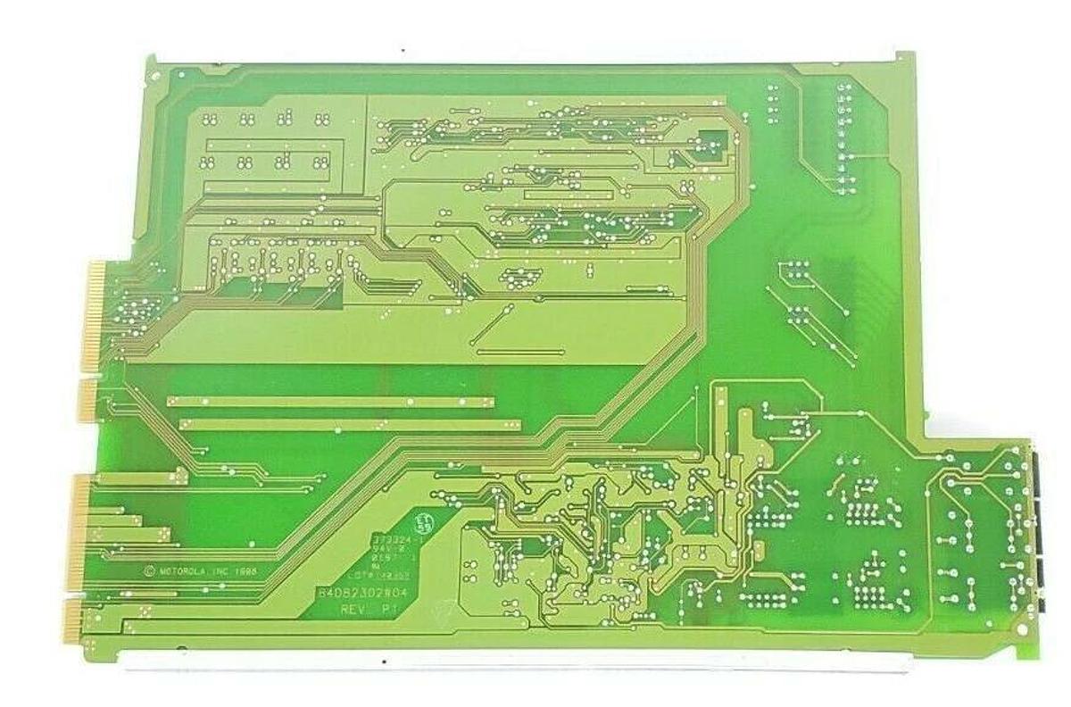 Used MOTOROLA 84D82302W04 REV. P1 CIRCUIT BOARD PTLN4093A 373324-1