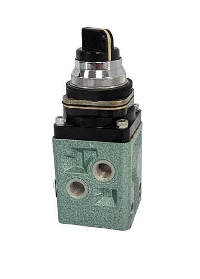Used NEW NUMATICS PE5-18 20 SELECTOR SWITCH PE51820