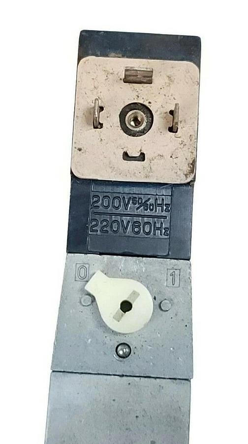 Used CKD 4F330-F PNEUMATIC PILOT VALVE AC200V 4F330F, PRESSURE: 1.5-9.9