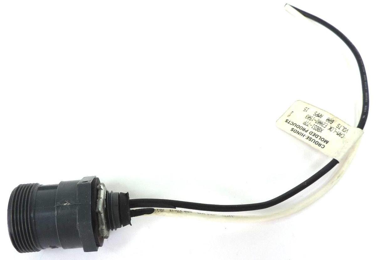 Used LOT OF 7 CROUSE-HINDS X8651-77P RECEPTACLE JOY MALE 1/2" NPT 600V 15A 2 POLE